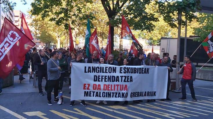 Ekaineko liskarretan atxilotutako metalgintzako grebalari bik gaur deklaratu dute Durangoko epaitegian