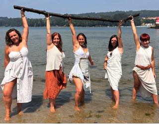 [BIDEOA] Euskara eta galegoa batu ditu Haize Arrosak 'Magala' abesti berrian