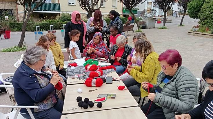 [ARGAZKI GALERIA]: Palestinaren aldeko elkartasuna josten Zaldibarren