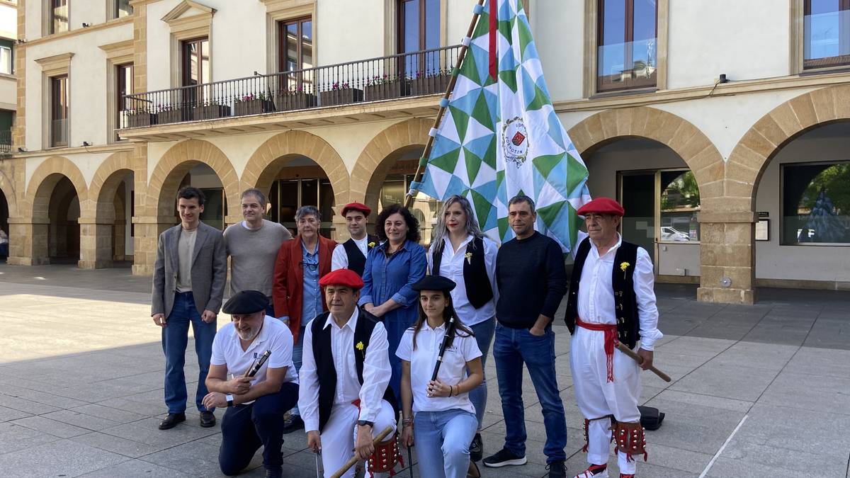 Zornotza Durangaldeko ezpatadantzarien topaleku izango da zapatuan