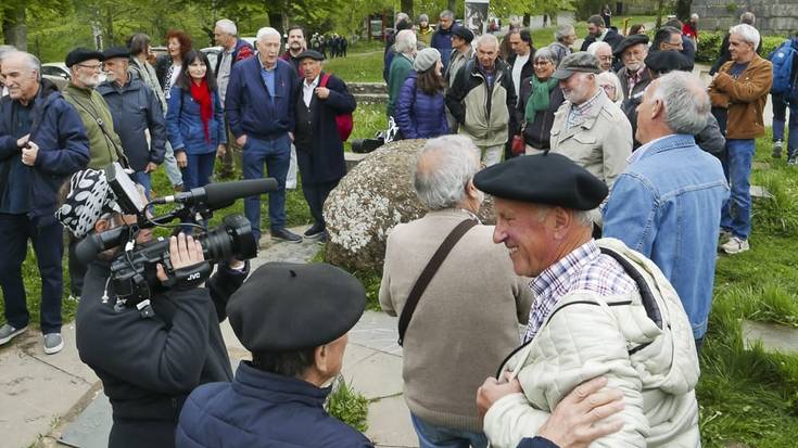 Ekainaren 13an Gernikako Arbola Urkiolan abestera deitu dute