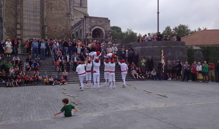 Errogatiba eguna ospatuko dute mañariarrek bihar, eta abadiñarrek, etzi