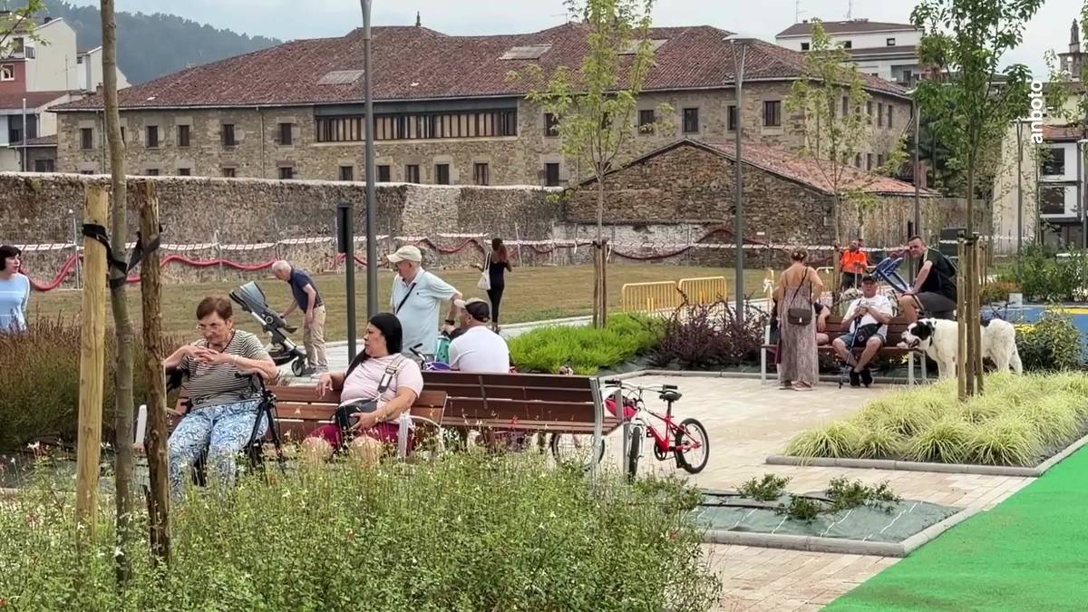 [BIDEOA]: Durangok kale berria du gaurtik: 'Zesteruena'