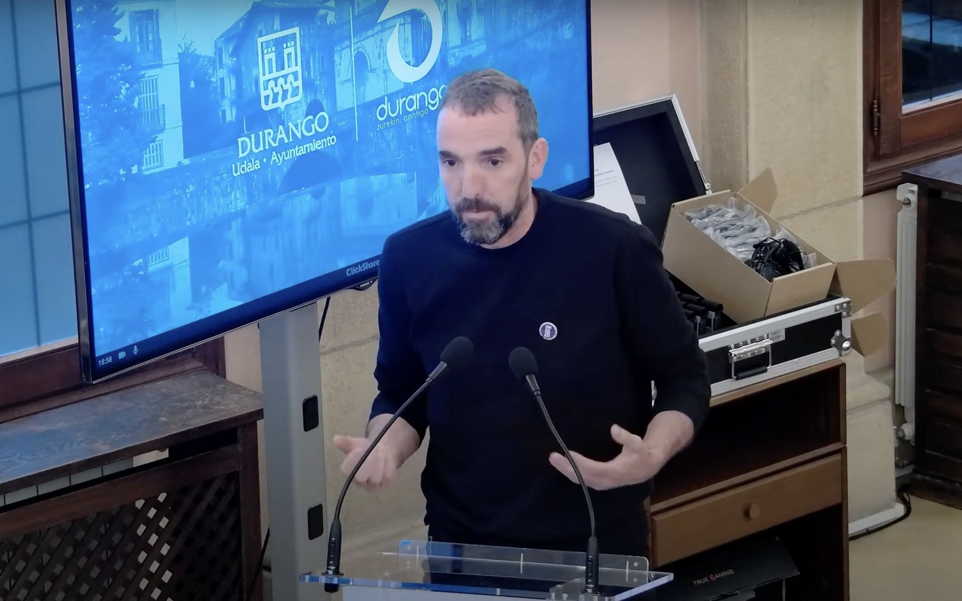 Ehun mugimenduaren adierazpena barik, mozio alternatiboa onartu dute Durangon