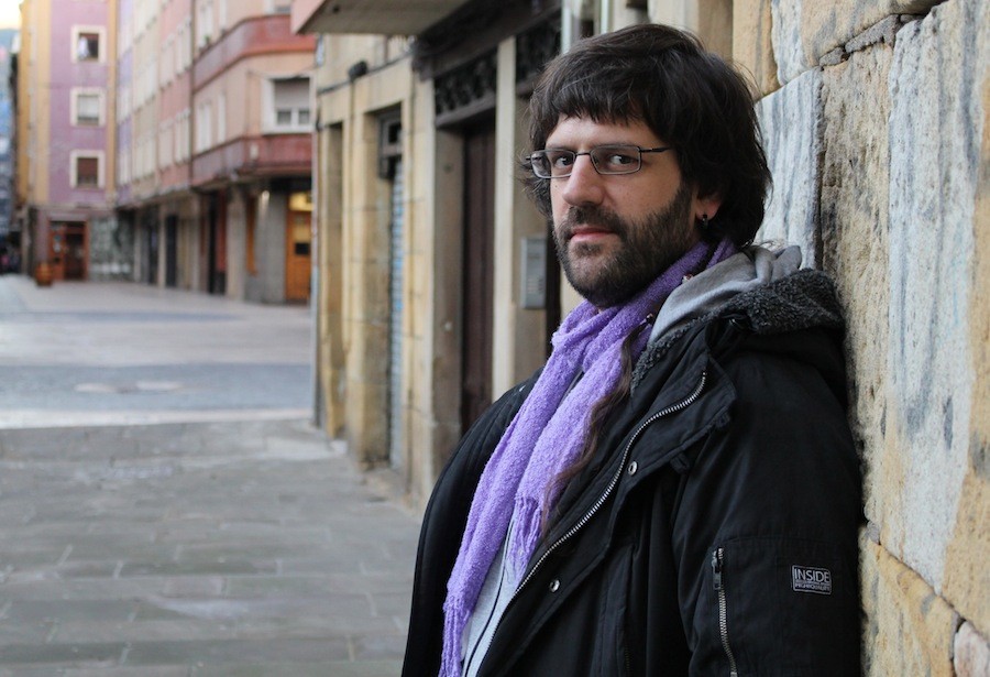 Ion Andoni Del Amo: “Hobe da Esne Beltzaren patxanga, kanpotik Pitbull ekarri baino”