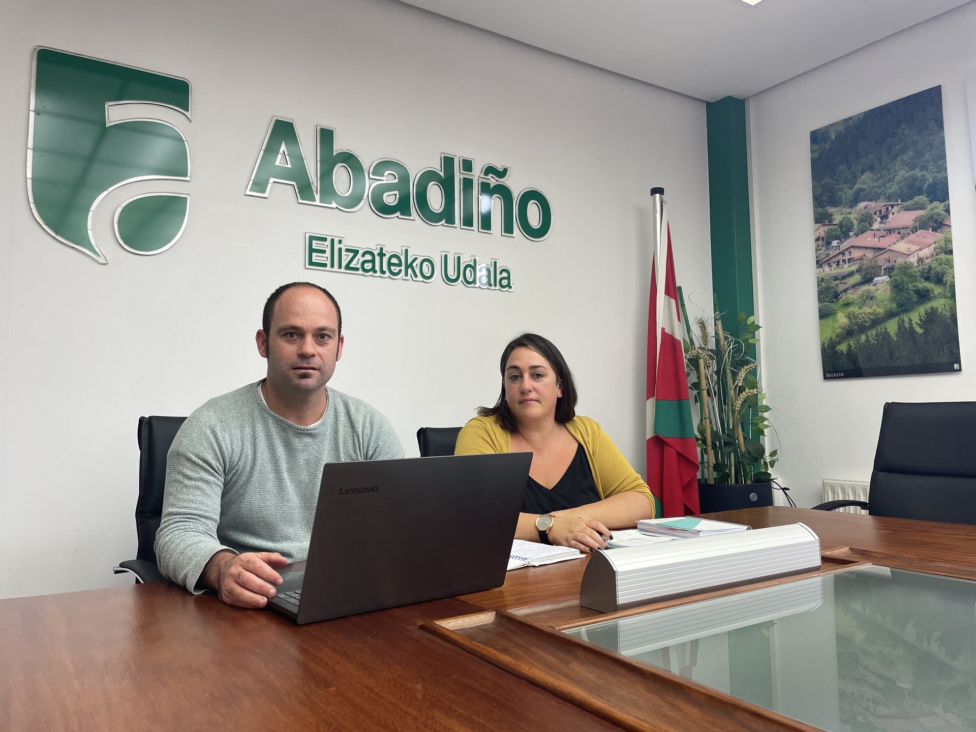 Herritarrei lagundu asmoz, IBIa jaistea eta tasetan deskontuak aplikatzea proposatu du EH Bilduk