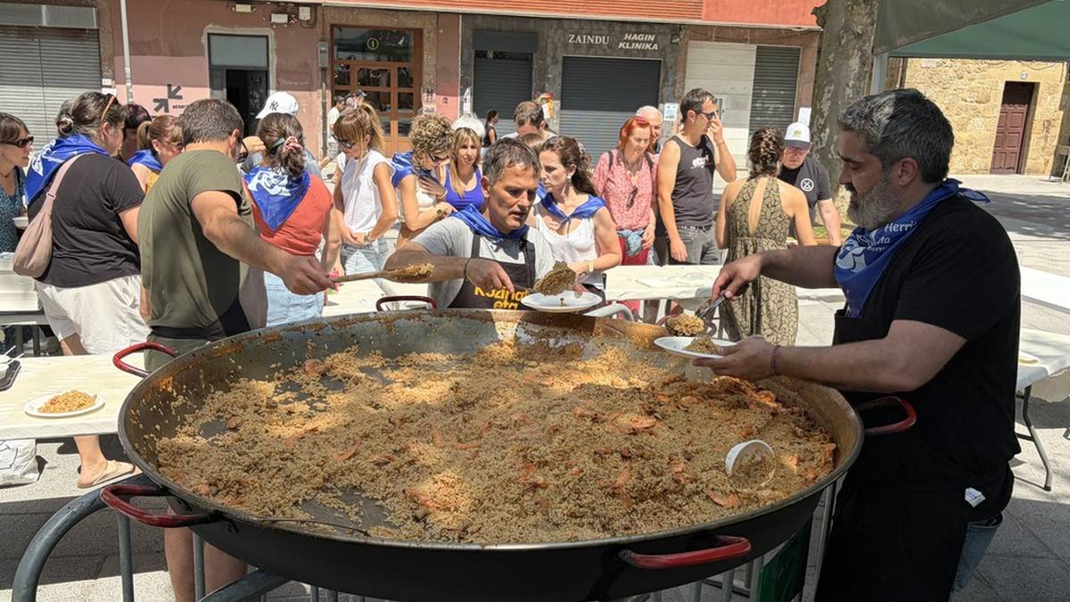[ARGAZKI GALERIA] Paella ezin goxoagoa San Trokaz jaietan