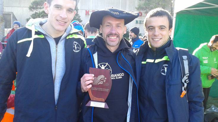 Oier Ariznabarreta eta Durango Kirol Taldea maratoi erdien Euskadiko txapeldun