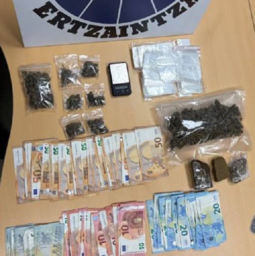 Gizon bat ikertu dute Durangoko lonja batean substantzia sorgorgarriekin trafikatzeagatik