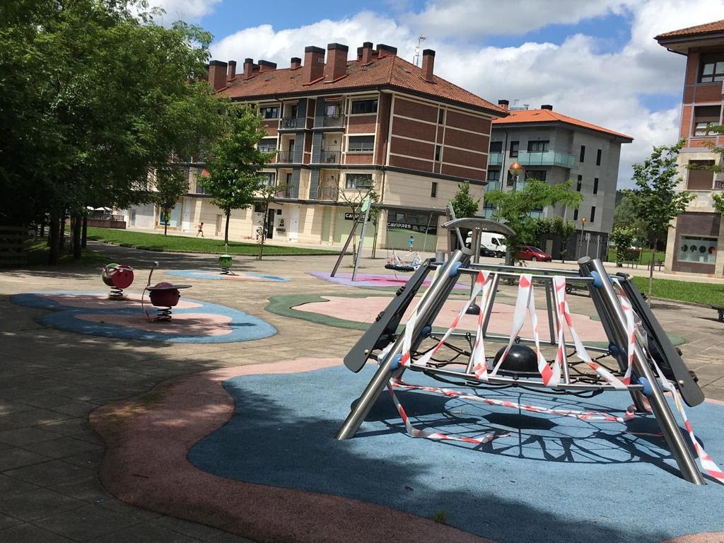 Elorrioko eta Abadiñoko haurren parkeak ere ireki dituzte