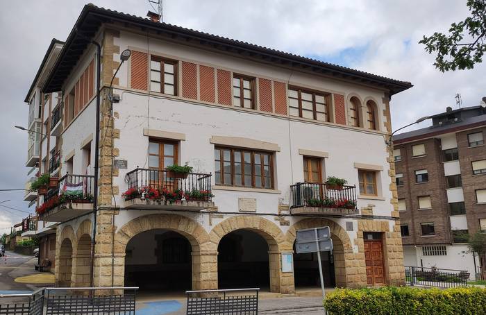 Atxondoko Udalak 2026ra begirako ordenantza fiskalak onartu ditu