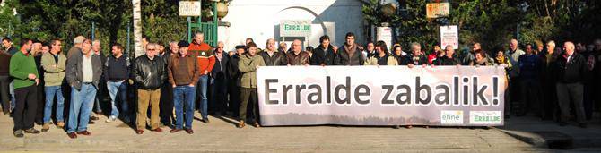 Erralde desegitea erabaki dute aho batez