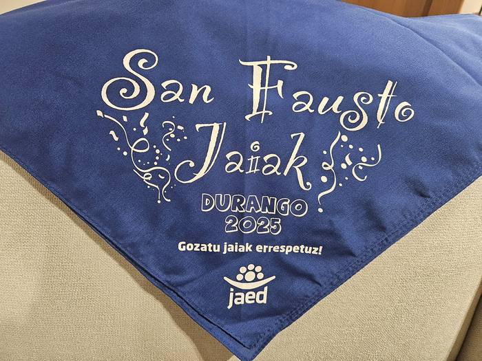 JAEDen sanfaustoetako zapi solidarioak, salgai