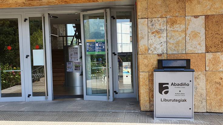 Postontziak ipini dituzte Errotako kultur etxean eta Udal Mediatekan