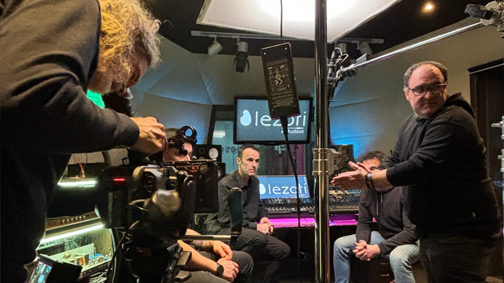 [BIDEOA]: Akelarreren erromeriak, plazatik pantaila handira