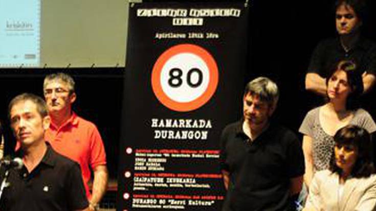 80ko hamarkadako Durangori buruzko Zilar Astea, auzolanean