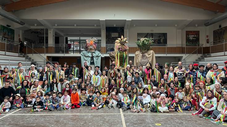 [BIDEOA]: Kokomarro, mitiño eta kokil artean, herri inauteria berpiztu dute Abadiñon