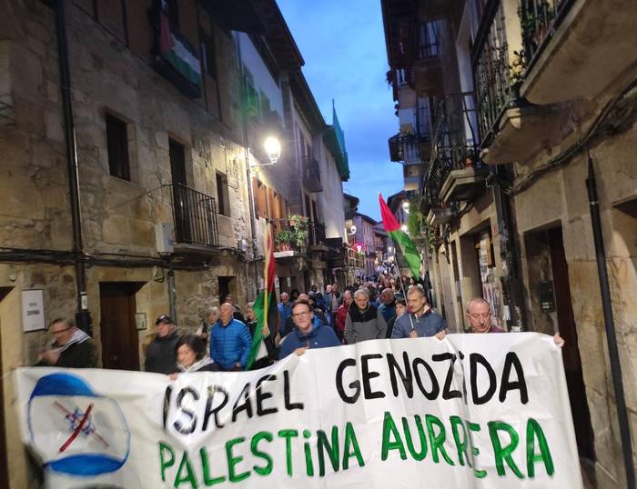 Palestinak bizi duen egoera "kritikoa" salatu dute Elorrion