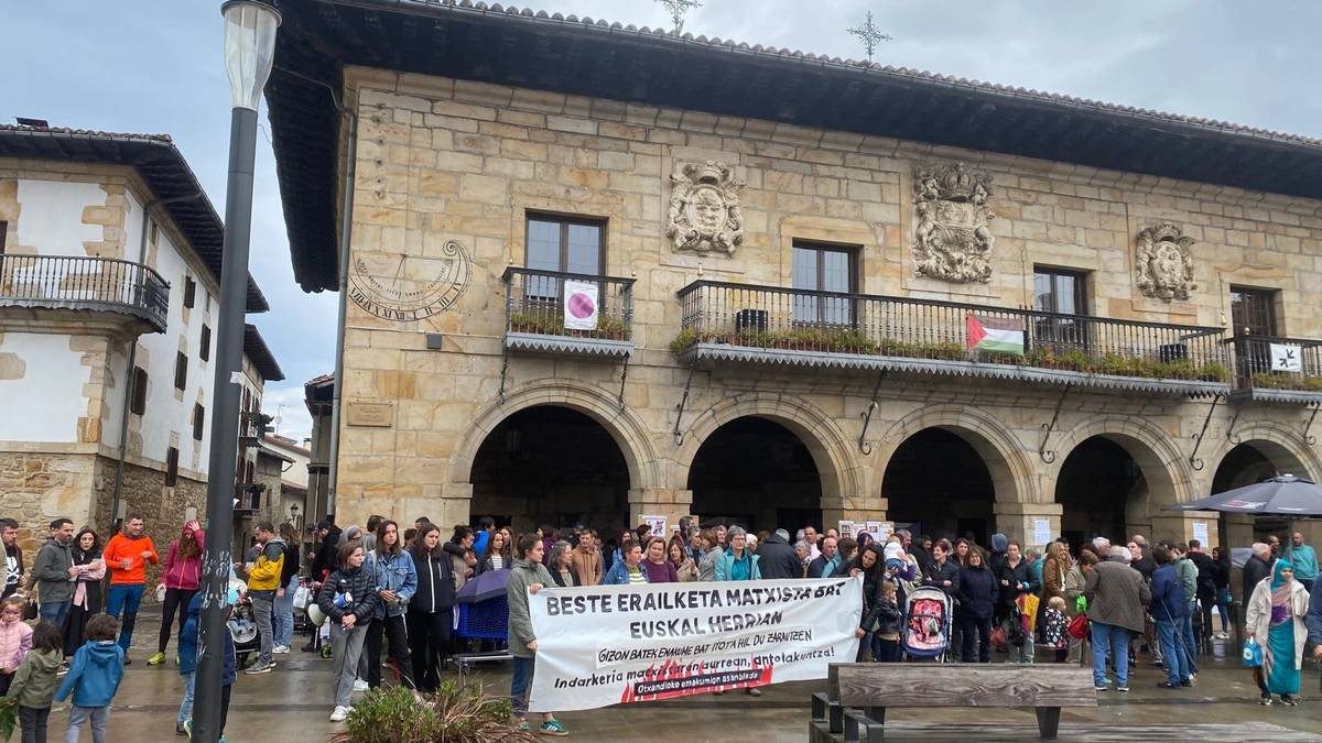 Indarkeria Matxistaren Aurkako Emakume Asanbladak batzar irekia deitu du A25ari begira