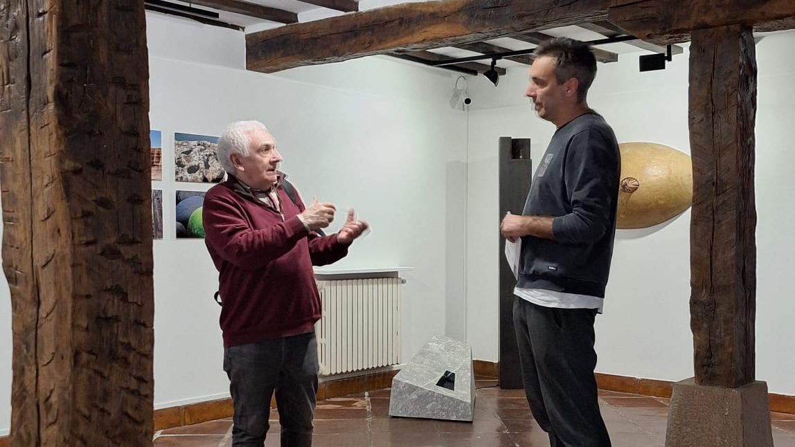 Mikel Lertxundiren obra osatuko duen bidaia poetikoa