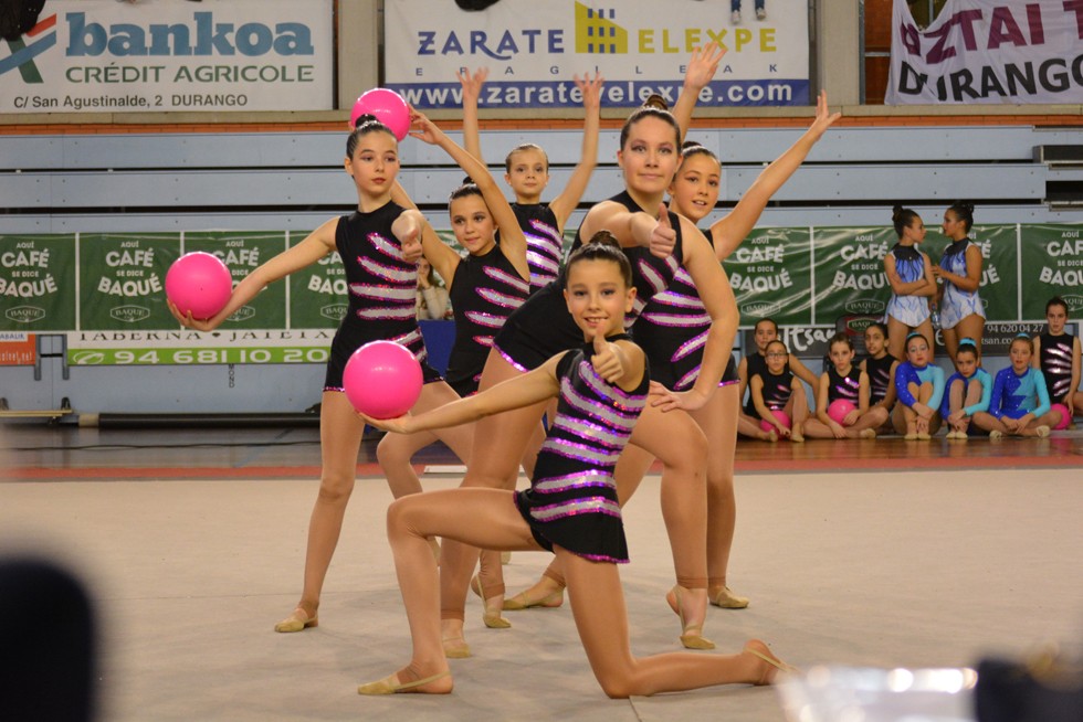 Hirugarren postu bi lortu ditu Uztaik Gimnastika Erritmikoaren  Bizkaiko Txapelketetan