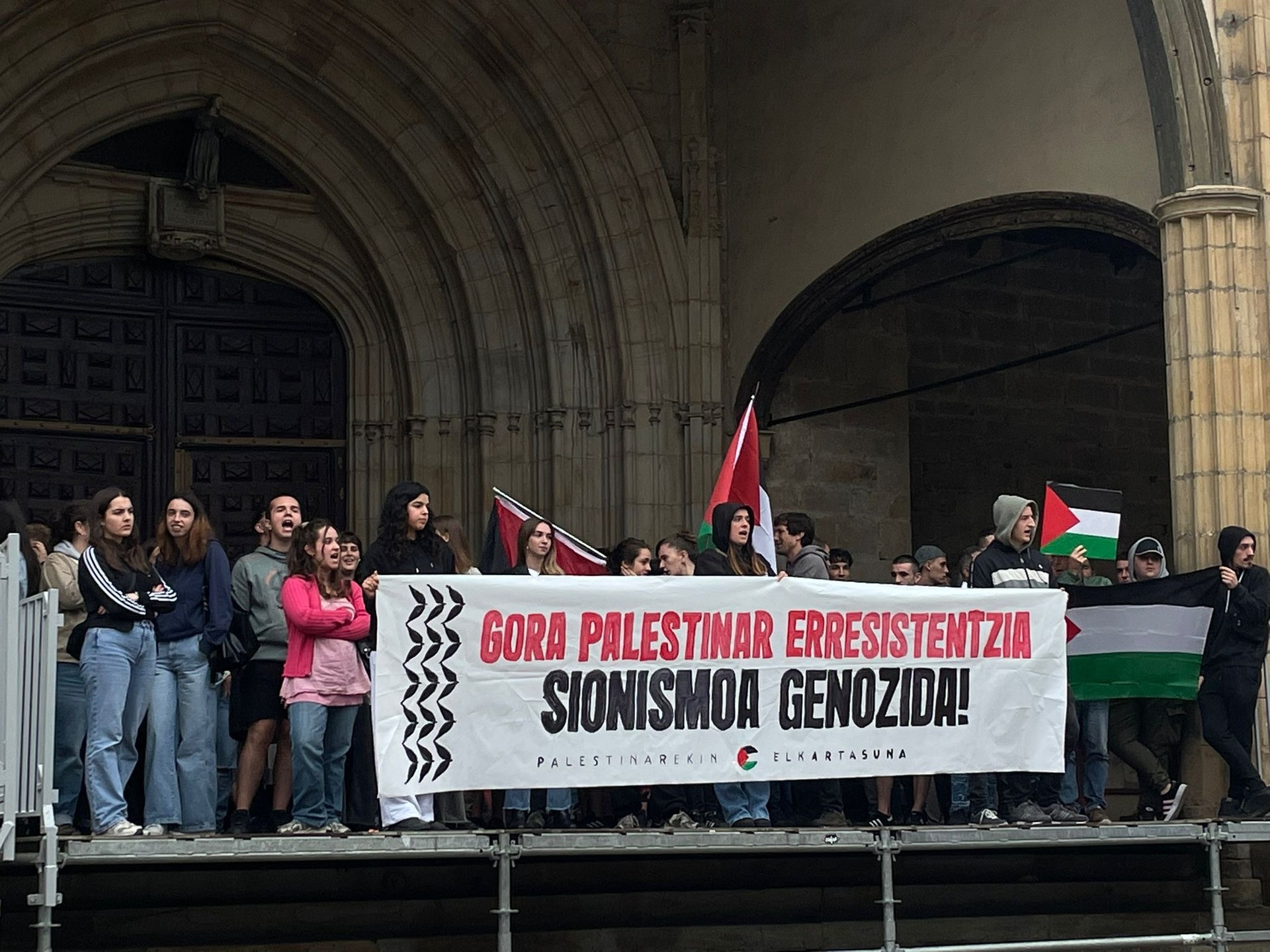 Palestinaren aldeko elkarretaratzea egin dute Elorrion