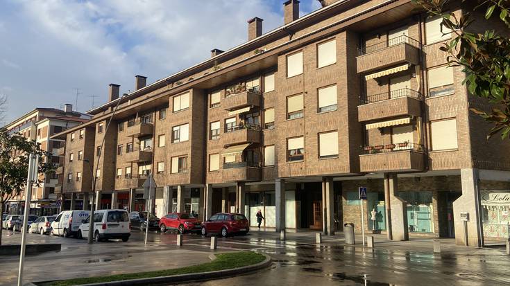 Etxebizitza Sindikatu Sozialistak etxegabetzeei aurre egiteko baliabideak ipini ditu martxan