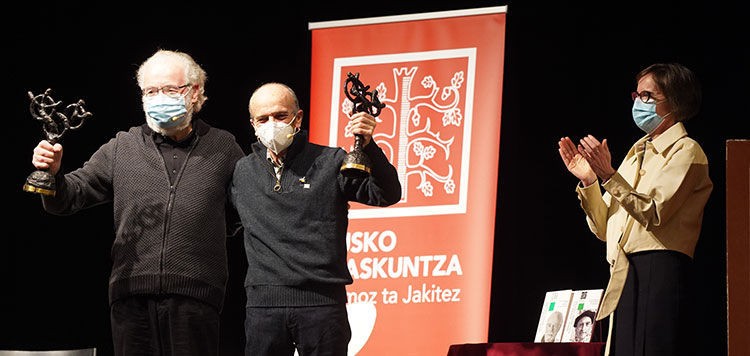 Xabier Amurizak Manuel Lekuona saria jaso du