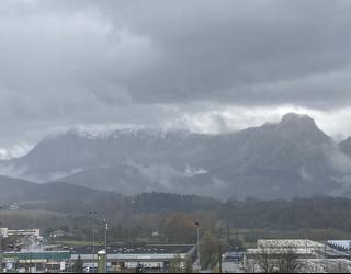 Elurrak denboraldiko lehenengo bisita egin dio Anbotoko tontorrari