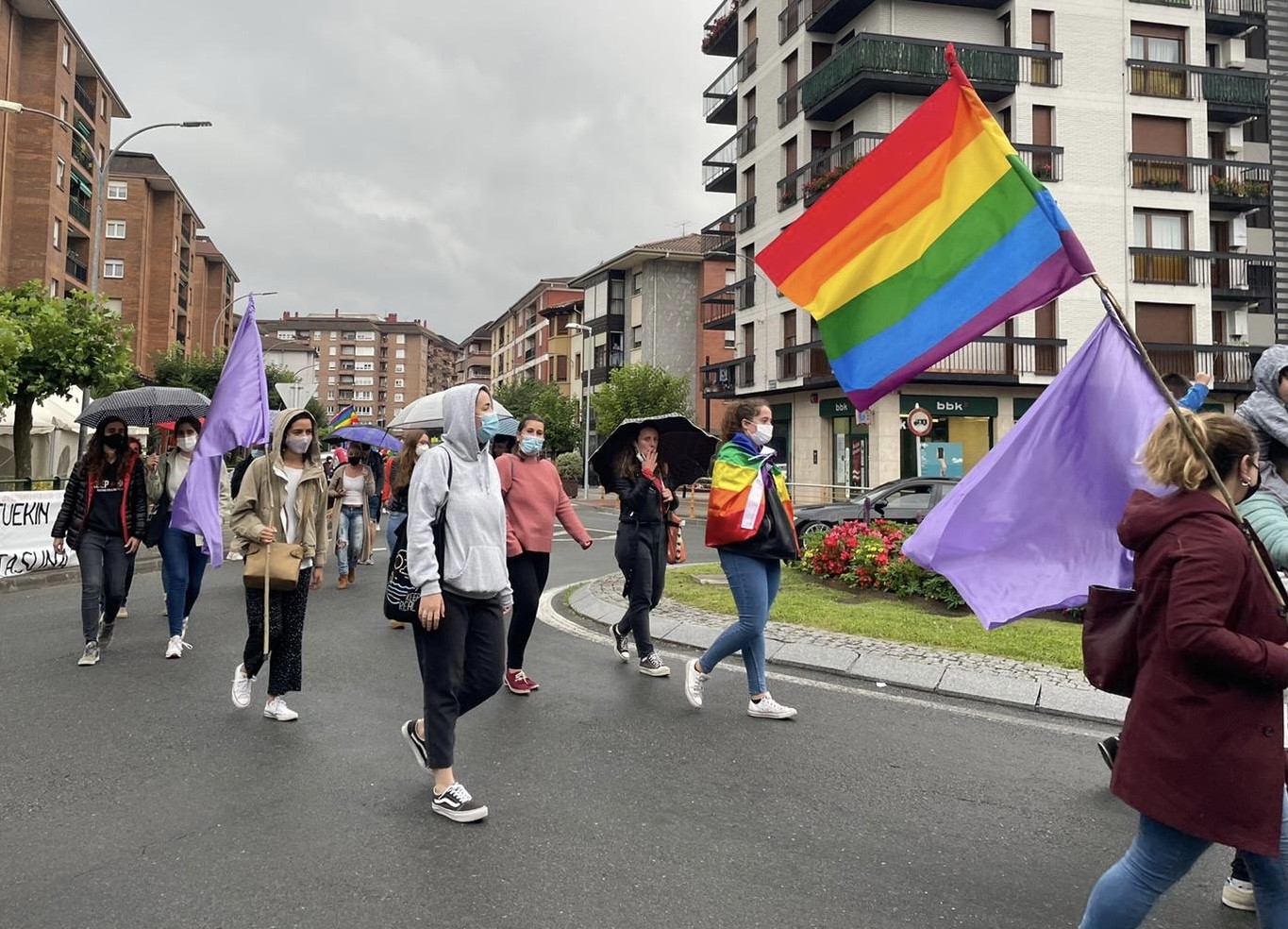 Ekainaren 28a dela eta, manifestazioa, Erre eta Yogurinha Borovaren ikuskizuna, besteak beste, Abadiñon