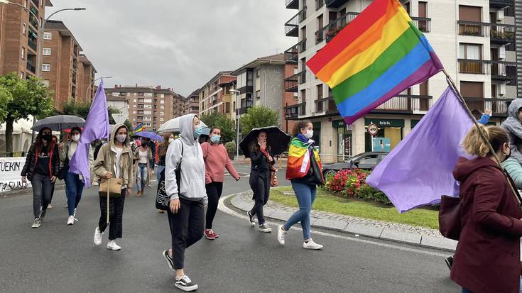 [EGITARAUA]: Yogurinha Borova, manifestazioa eta irakurraldi feminista LGTBI Harrotasuna aldarrikatzeko