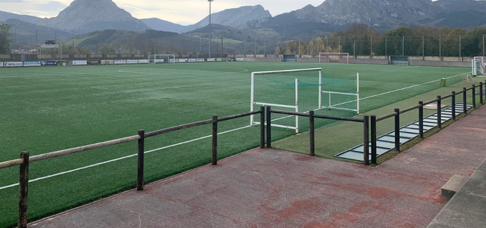 Iurretako Futbol Festan batutako dirua Aspanovas elkarteari emango diote