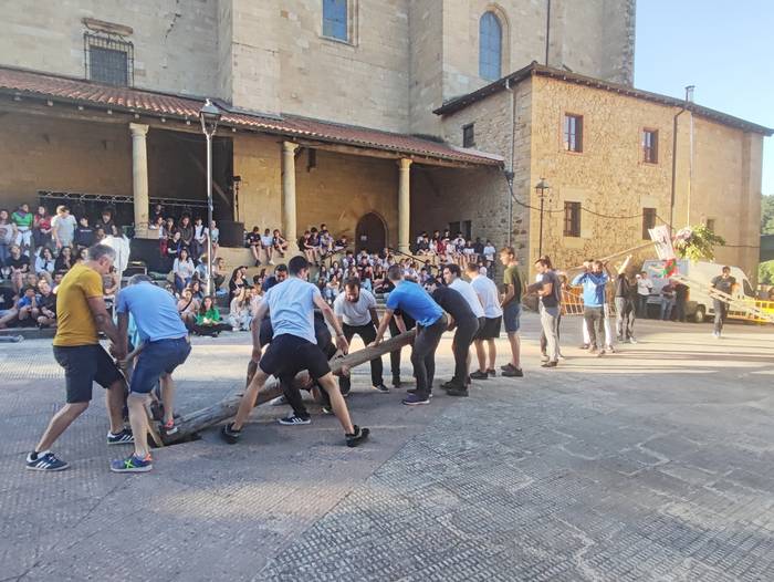 German Aldekoa herriko txistularia zena gogoan izango dute aurtengo San Pedro eta Santa Isabel jaien hasieran