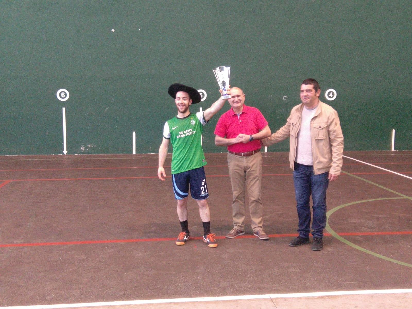 Erik Castrok irabazi du Mallabiko frontenis txapelketa