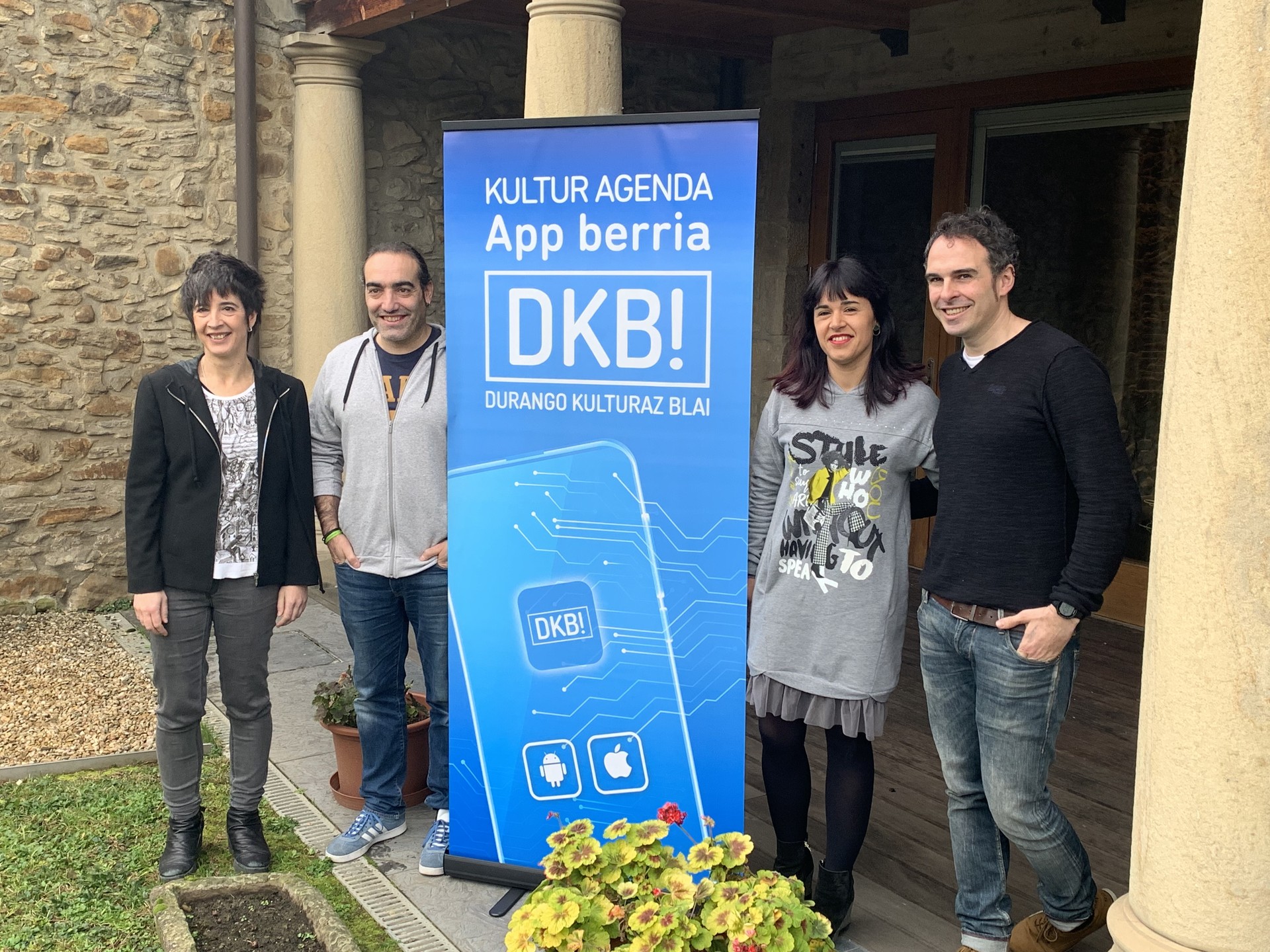 Durangoko agenda kulturala biltzen duen DKB! aplikazioa aurkeztu dute