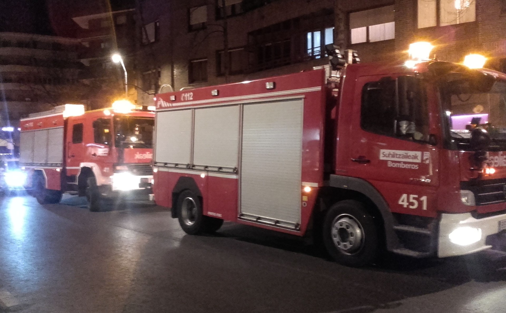 Fray Juan de Zumarraga kalean gas ihesaren abisua jaso eta suhiltzaileak bertaratu dira
