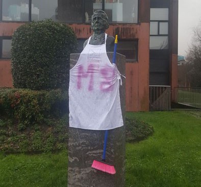 Udalaren jarrera gaitzetsi du Durangoko M8 Greba Feminista ekimenak