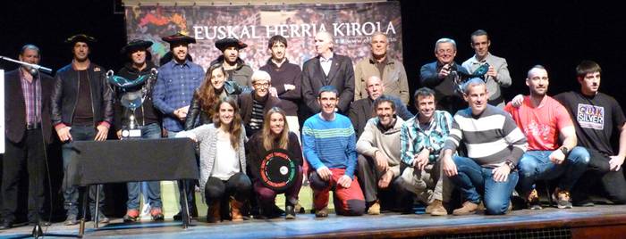 Euskal Herriko Futbol Txapelketak aurkeztu dituzte Durangon