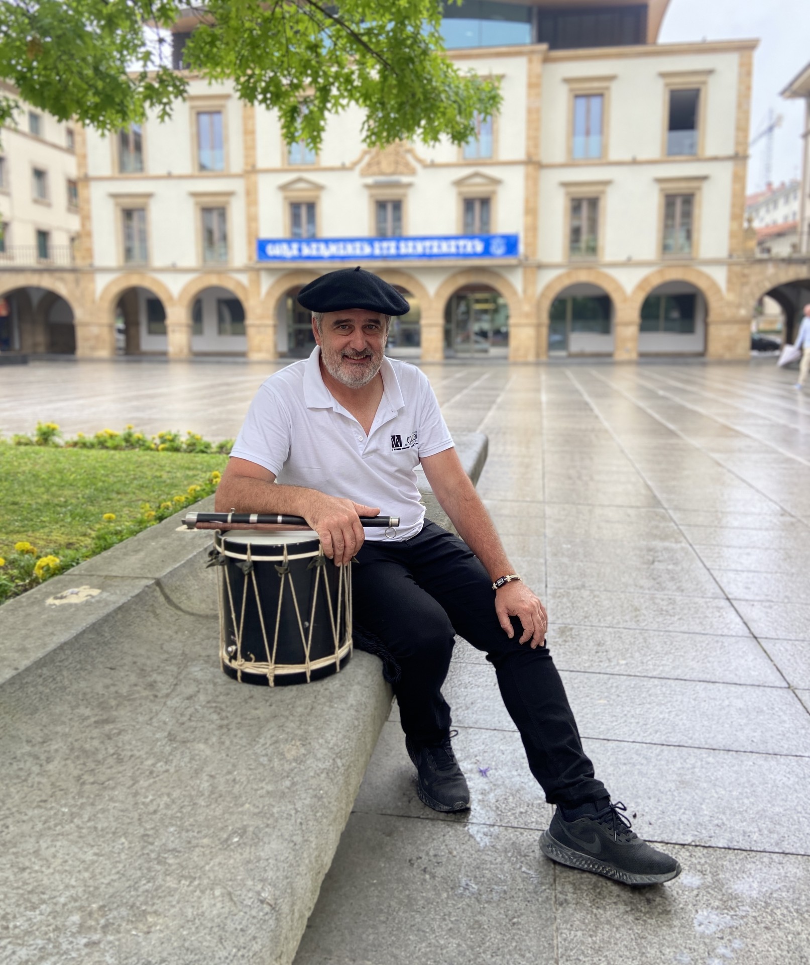 "Aurtengo txistu kontzertura Eñaut Elorrieta etorriko da abestera"