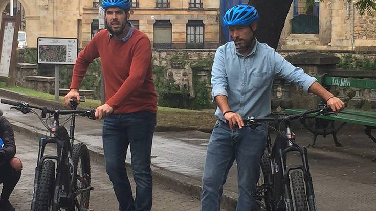 ETB2-ko The Basque Route saiorako grabazioak egiten ari dira Durangon, Aitzol Atutxa aizkolariarekin