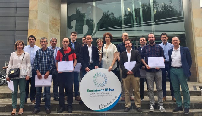 Energia berriztagarrien konpromisoa eskertzeko ekitaldia egin dute Durangoko kiroldegian
