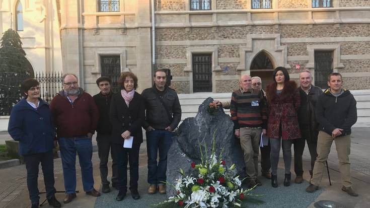 Bonbardaketaren erantzuleak auzitegietara eramateko adierazpen instituzionala adostu dute Durangon