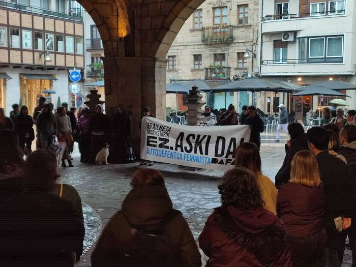 Indarkeria matxistak Iruñeko emakume bat hil duela salatu du DAFAk