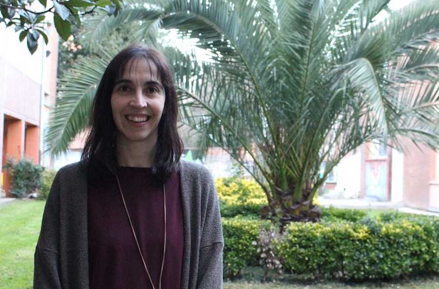 Esther Oliver: "Umeei oso argi azaldu behar diegu zer den onargarria eta zer ez"