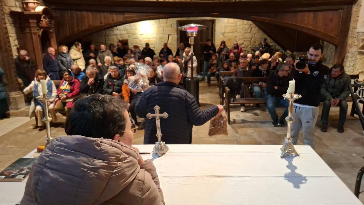 [ARGAZKI GALERIA] 1.134 euro batu dituzte Garaiko errematan, azken urteotako kopururik handienetakoa