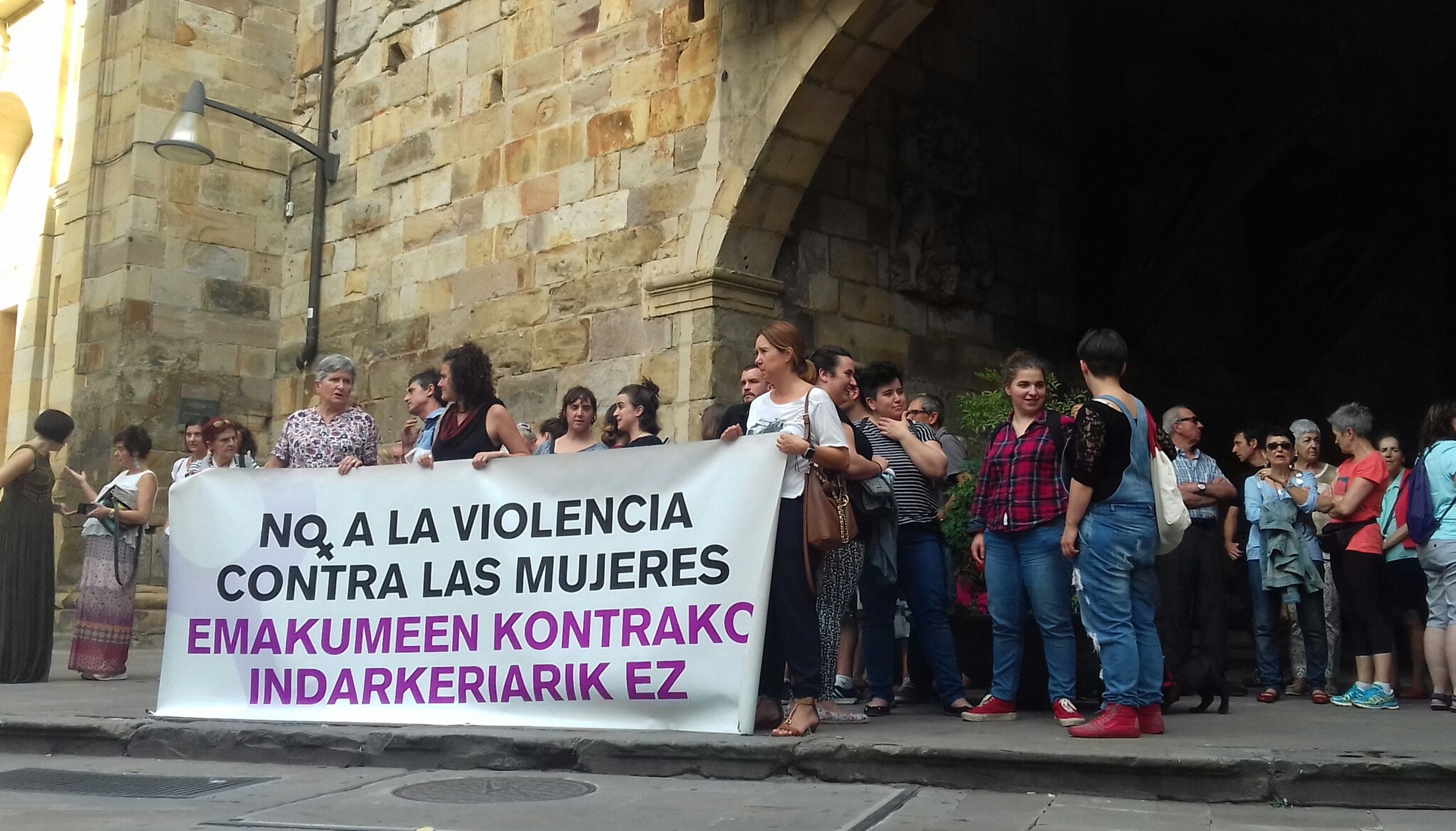 Gizon bat indarkeria matxistagatik auzipetu dute Durangon, lekukoen inplikazioari esker
