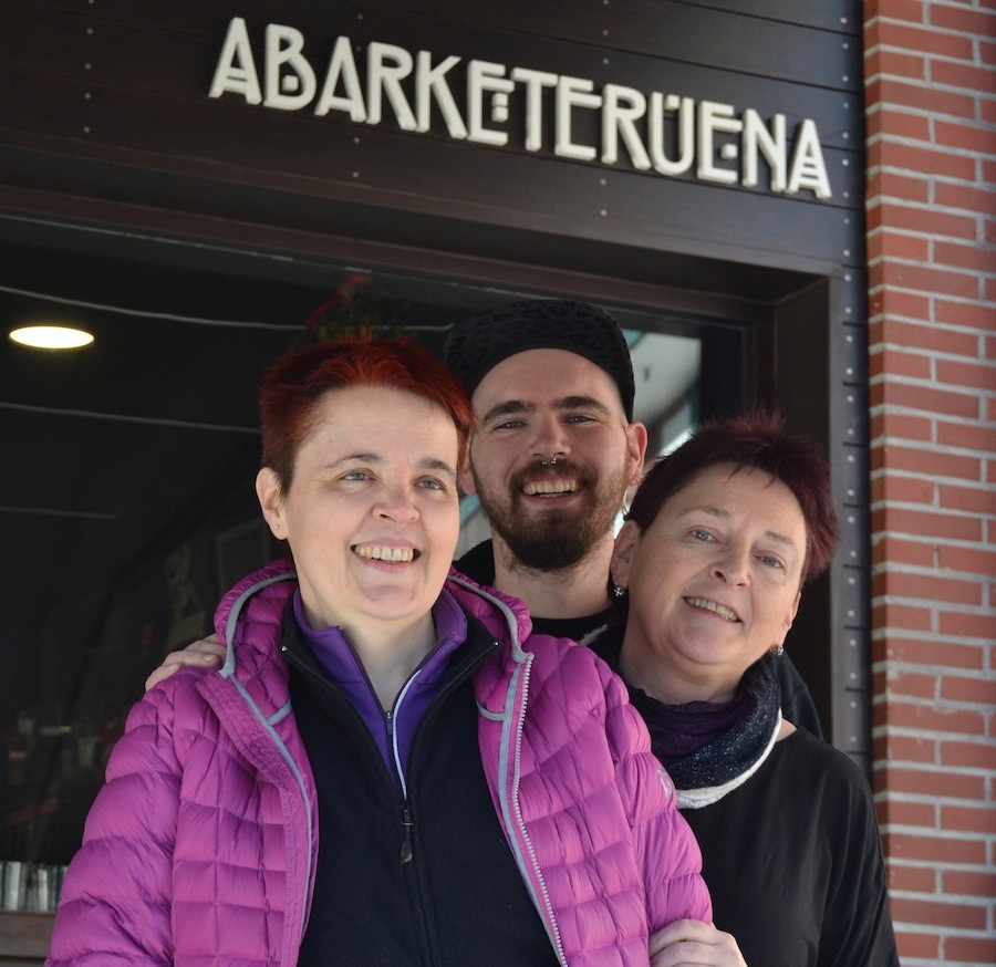 “Garai batean oso ohikoa zen angulak, bildotsa eta txuletak  jatea San Blas egunean”