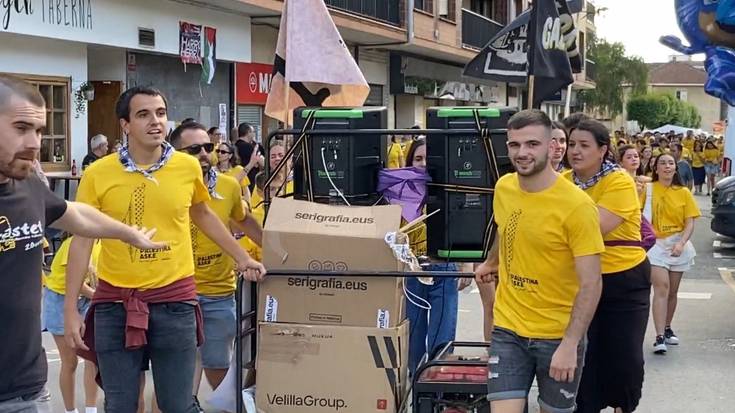 Dena prest Zaldibarko kaleak jai giroz betetzeko