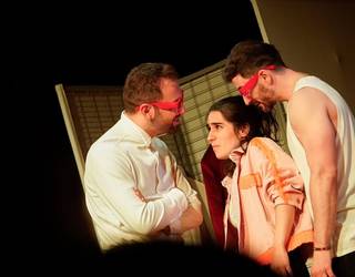 'Peleles' antzezlana astelehenean, nerabeen ziurgabetasuna eta osasun mentala oinarri