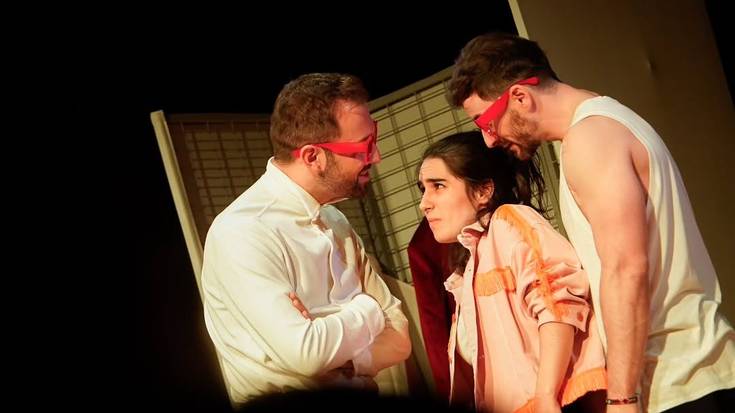 'Peleles' antzezlana astelehenean, nerabeen ziurgabetasuna eta osasun mentala oinarri